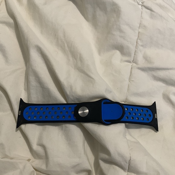 2 Apple Watch bands - Picture 4 of 6
